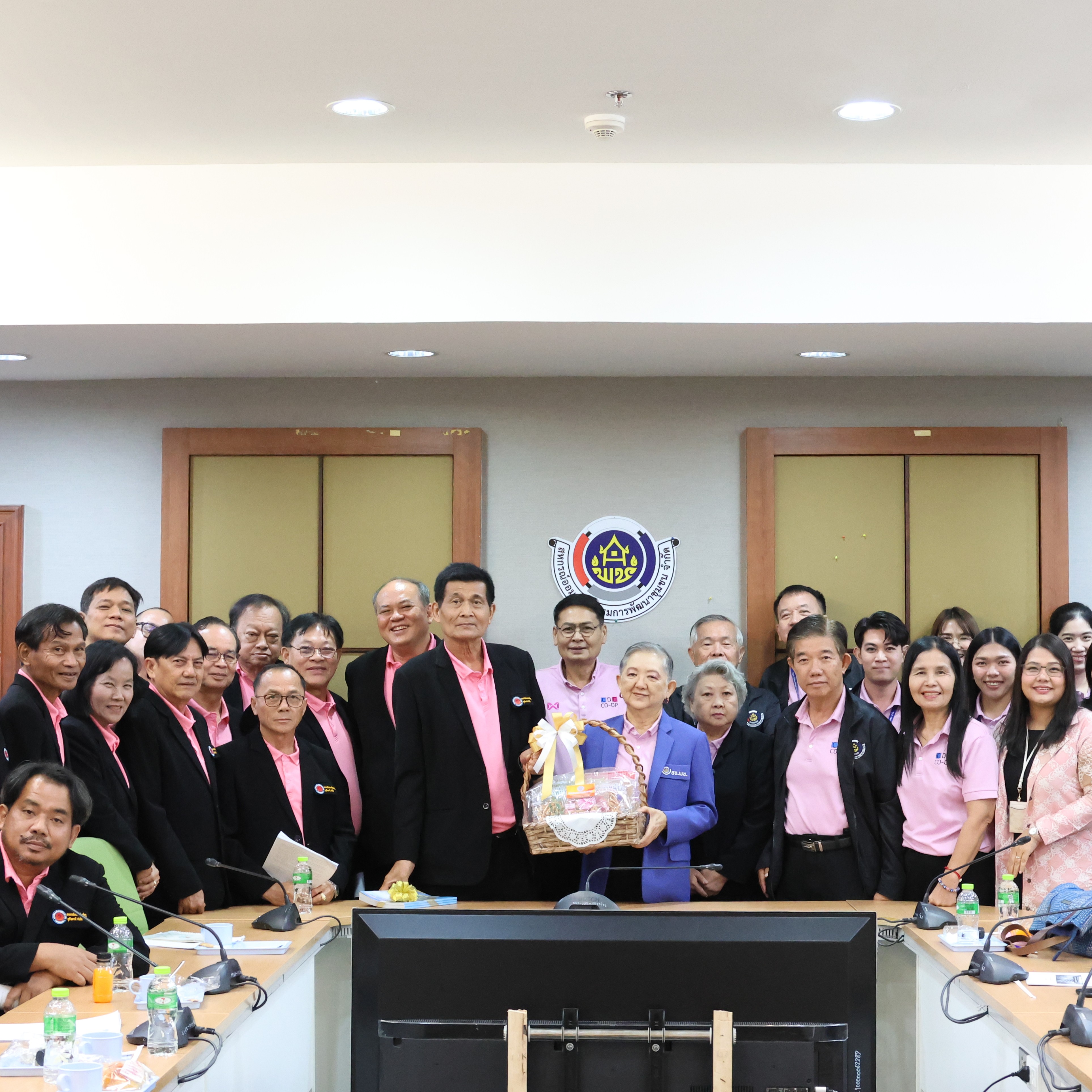 สอ.พช. ต้อนรับคณะศึกษาดูงานจากสหกรณ์ออมทรัพย์ครูอุทัยธานี จำกัด