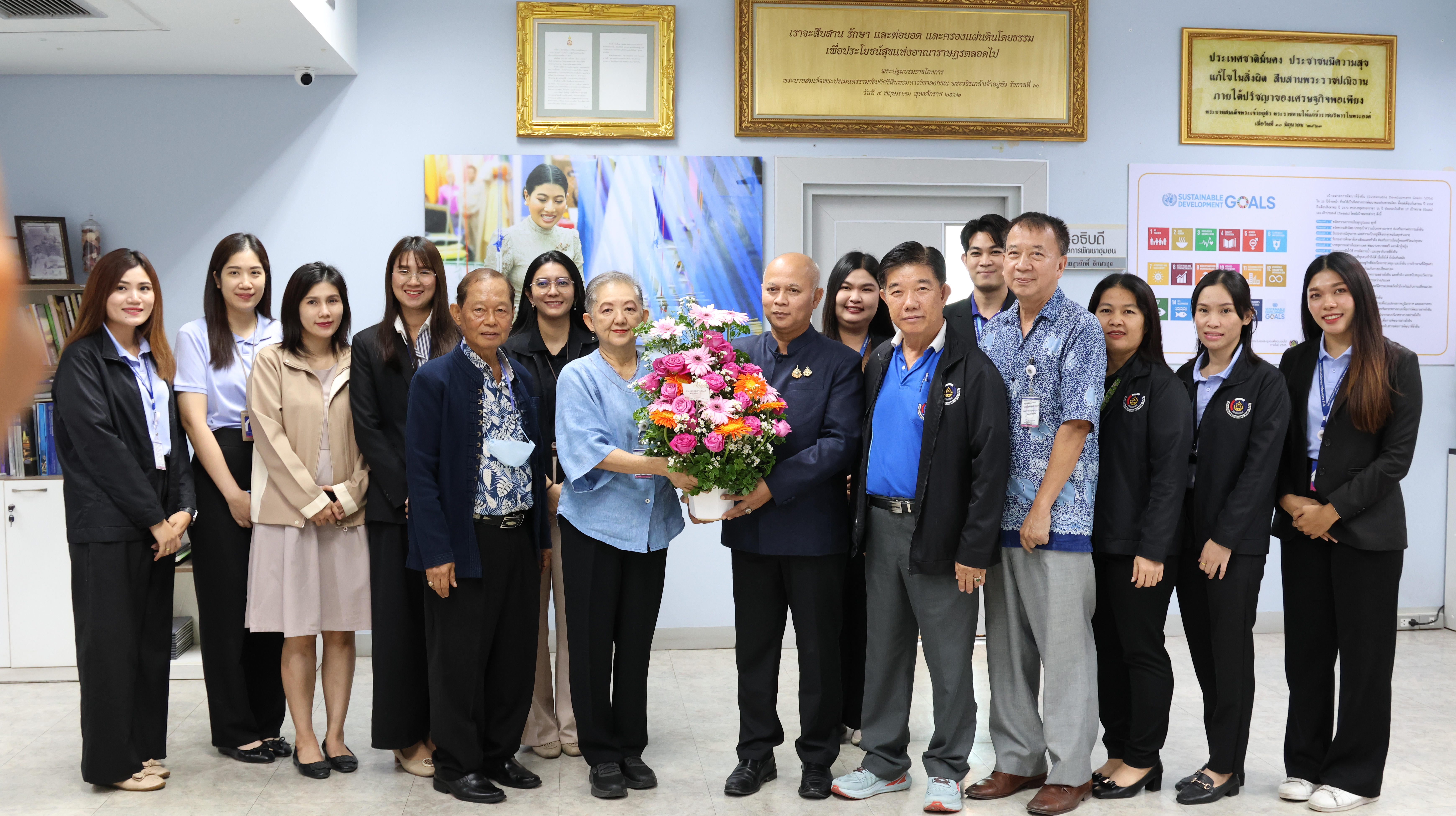 ร่วมแสดงความยินดี นายสุรศักดิ์ อักษรกุล อธิบดีกรมการพัฒนาชุมชน